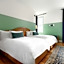 The Drayton Hotel Savannah, Curio Collection by Hilton