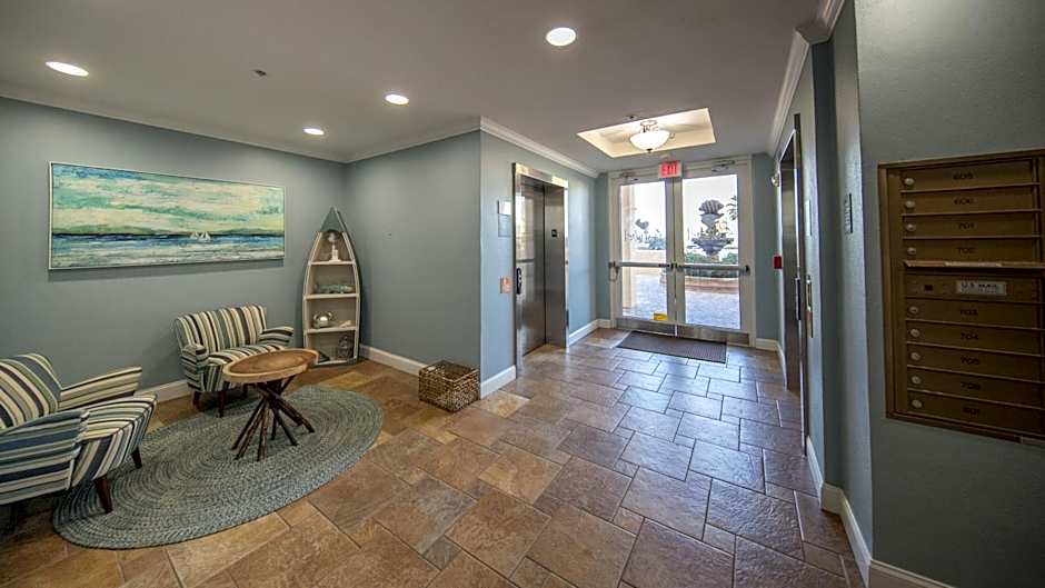 Family Friendly - Direct Oceanfront Sanibel 303