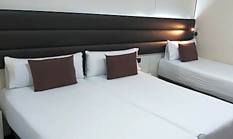 TRIPLE STANDARD (3 beds)