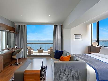 Junior Sea View Suite
