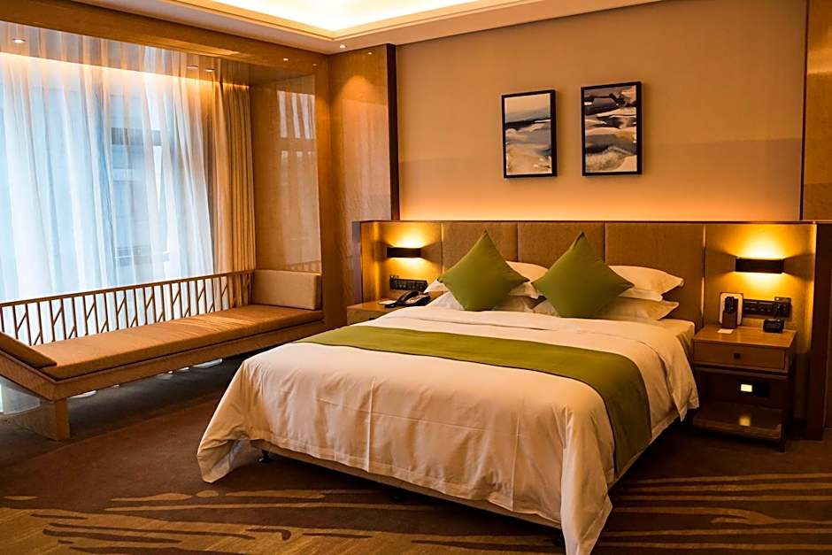 Photo 1 of 13 of Superior 1 King Bed