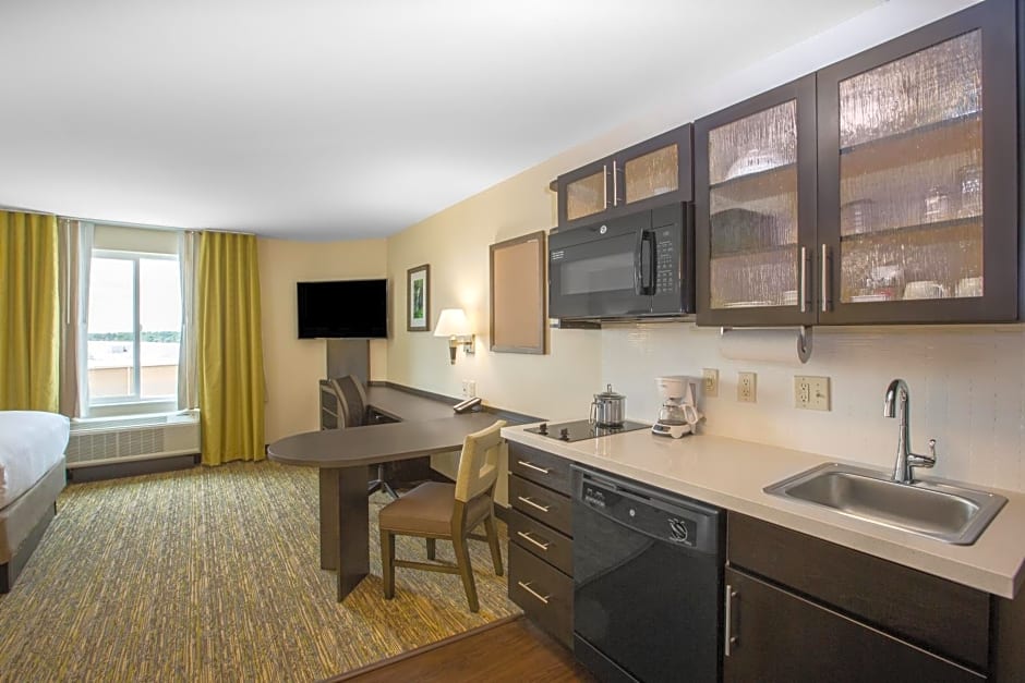 Candlewood Suites - Omaha Millard Area, an IHG Hotel