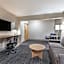 Days Inn & Suites by Wyndham Thunder Bay