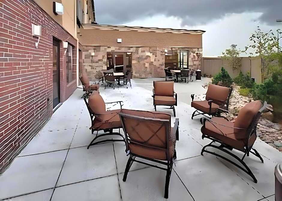 Holiday Inn Express Hotel & Suites Grand Island By IHG