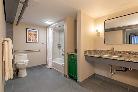 South Hill Suite