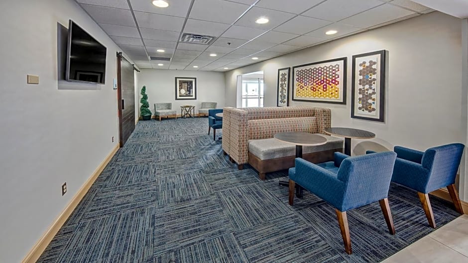 Holiday Inn Express Hotel & Suites London, an IHG Hotel