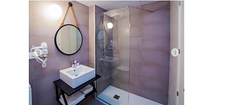 suite with hydro massage