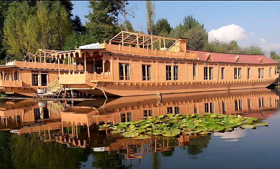 Photo 1 of 32 of Palace Heights HouseBoats