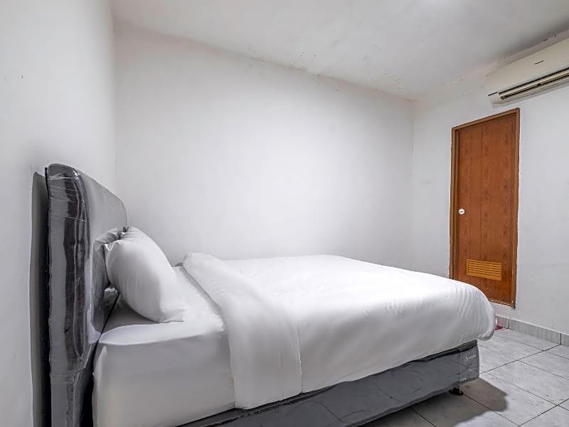 OYO Life 2391 Baladewa Residence Syariah