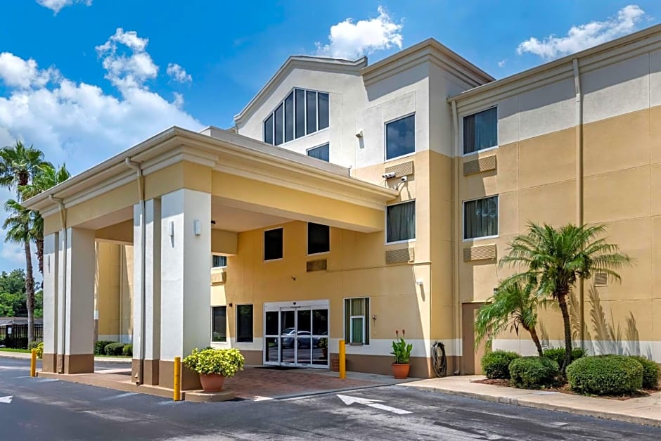 Comfort Inn & Suites DeLand - near University