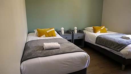 Twin-SDB privée avec douche-Vue village