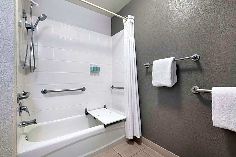 Courtyard by Marriott Kansas City Overland Park/Convention Center