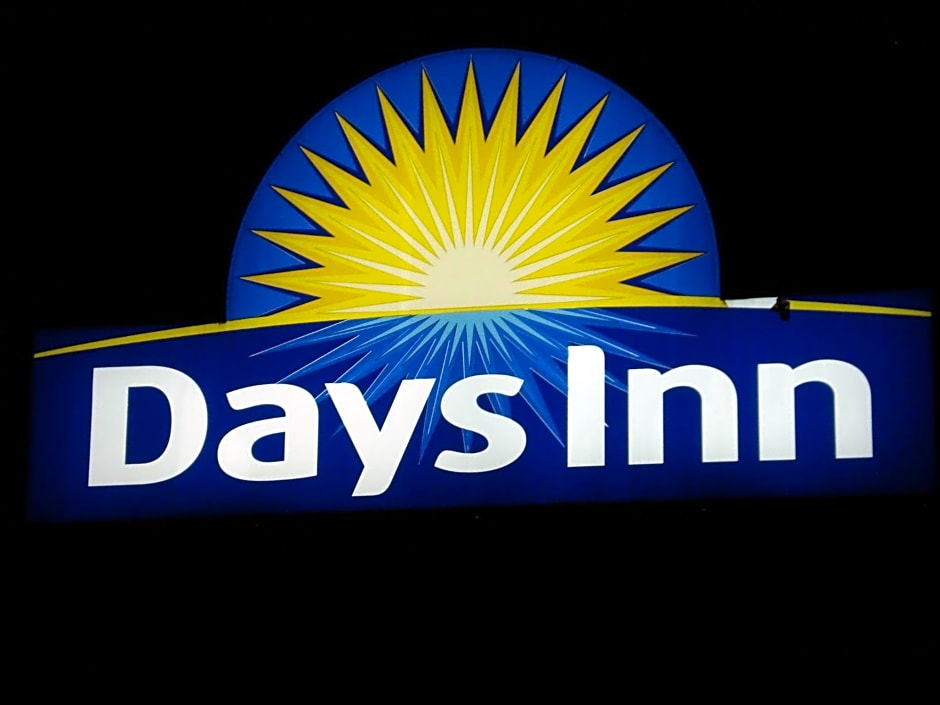 Days Inn by Wyndham Chetwynd