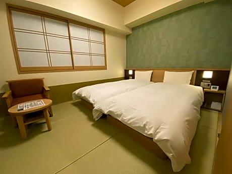 Hollywood Twin Room with Tatami Floor - No Daily Cleaning