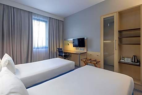 Standard Twin Room - Free Breakfast