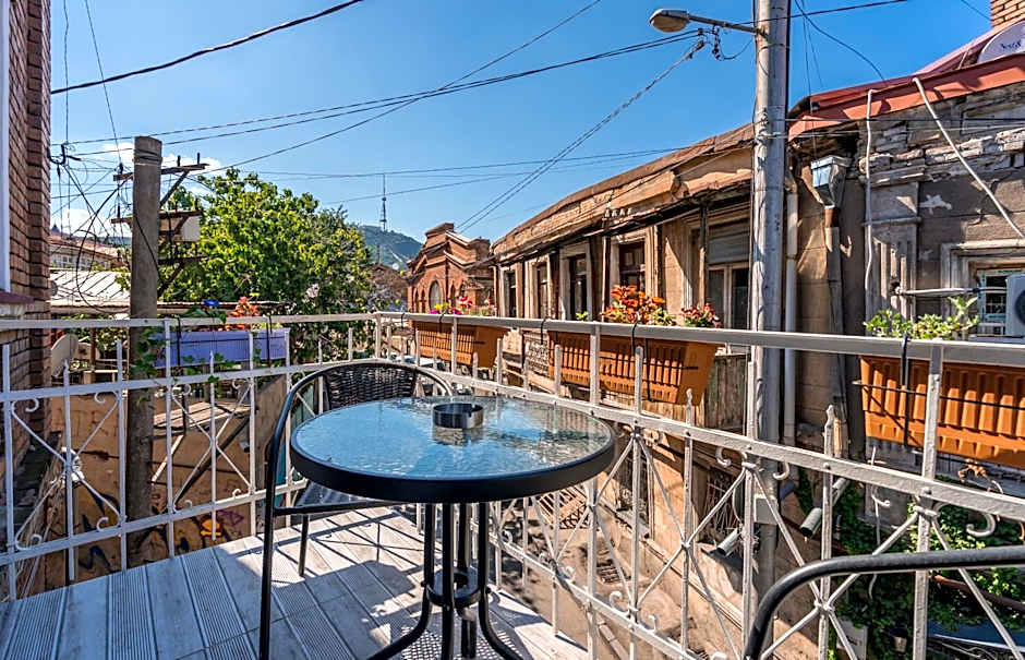 Golden Light Hotel