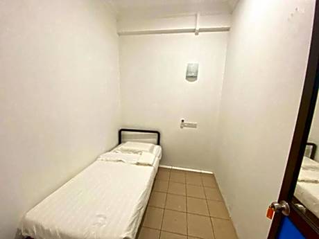 SPOT ON 90077 Cherry's Lodge