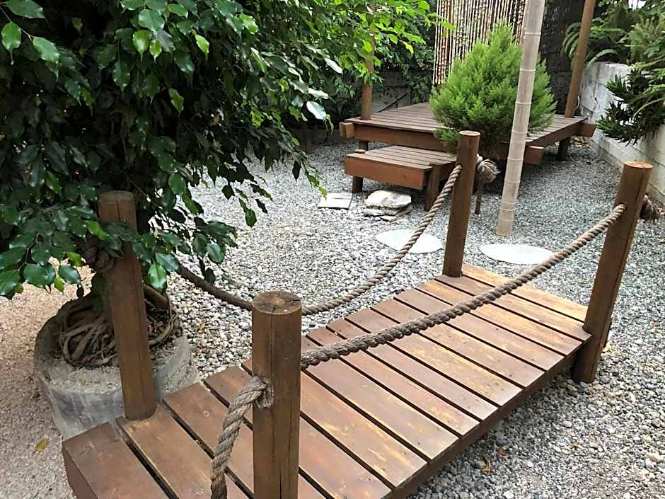 Rhodes Backpackers Boutique Hostel and Apartments