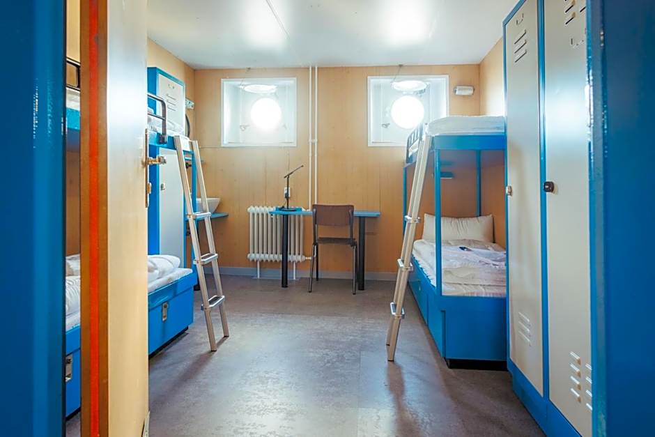 ARCONA - Übernachten auf dem Wasser - direkt am Bontekai