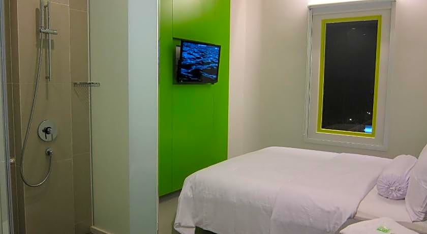 Pop Hotel Diponegoro Surabaya