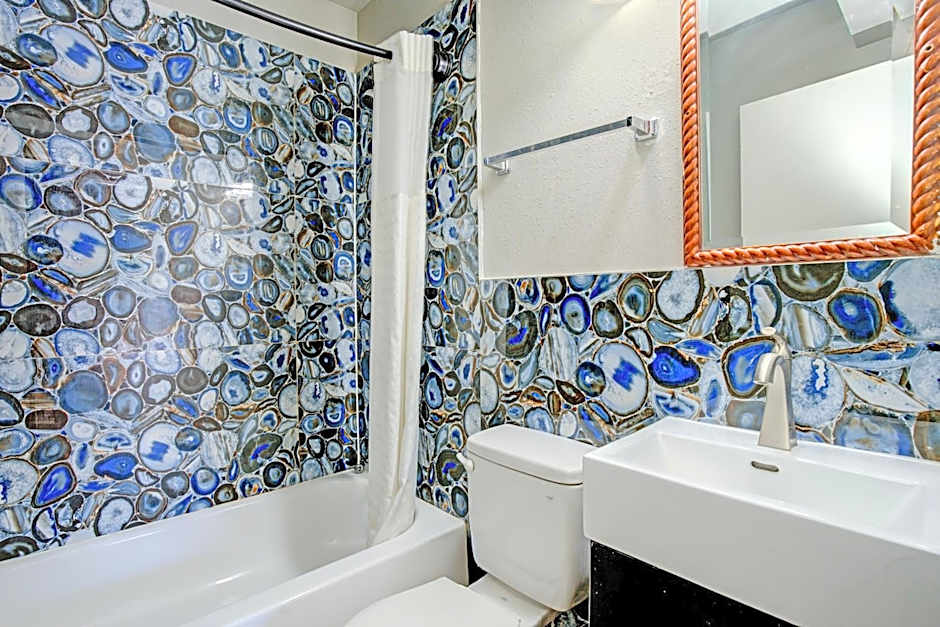 Hotel O Miami Inn & Suites Chicago Midway Airport