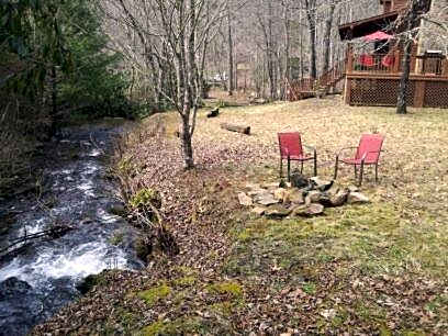 Creekside Paradise Bed and Breakfast