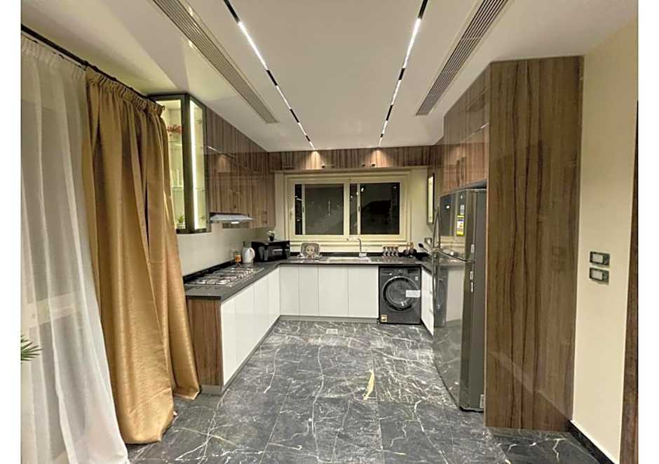 فيلا رائعة في أفخم كومباوندات الشيخ زايد