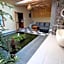 1000 Dream Bungalow & Restaurant