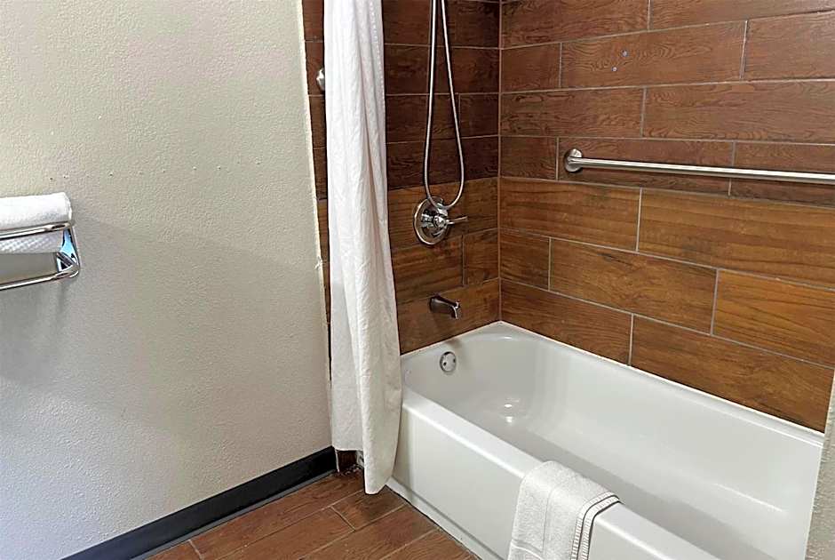 Days Inn by Wyndham Des Moines-West Clive