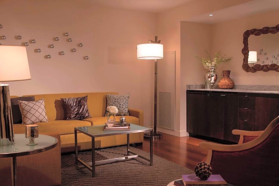 Renaissance by Marriott Baton Rouge Hotel