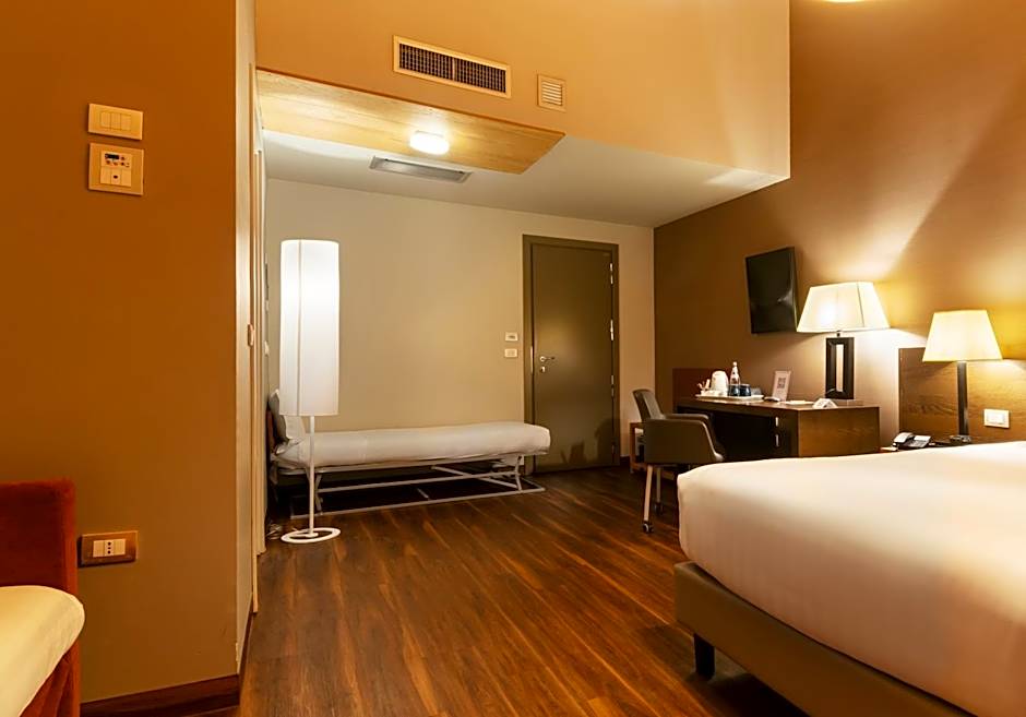 Admiral Park Hotel