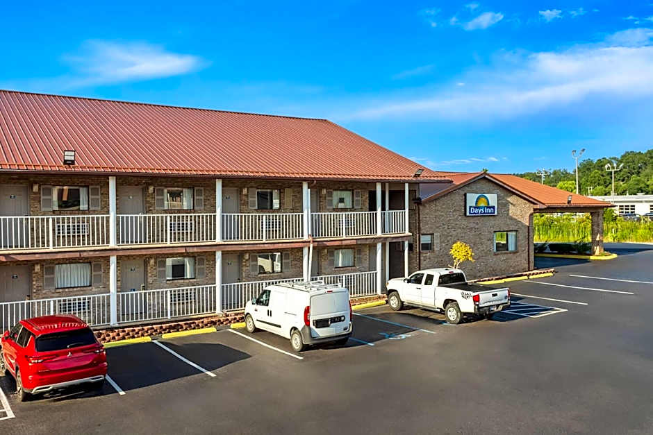 Days Inn by Wyndham Huntington