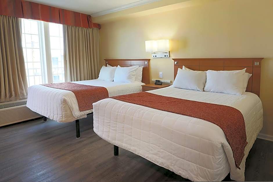 Fleur de Lis Beach Motel