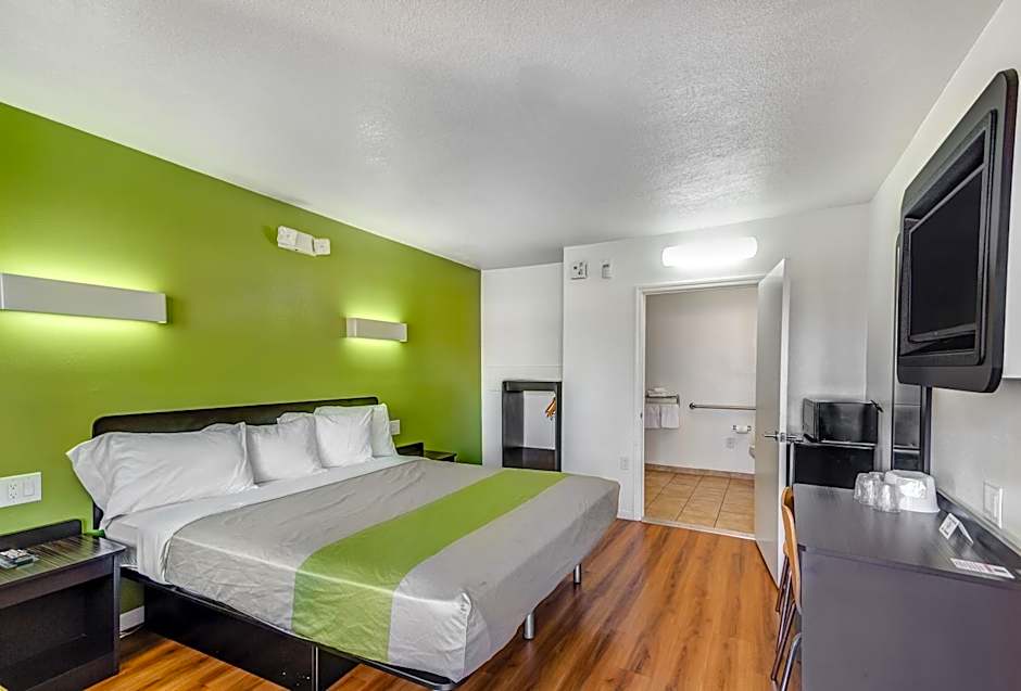 Motel 6-Visalia, CA
