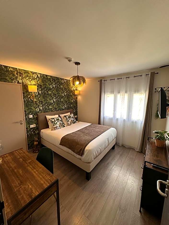 Auberge du Vieux Lanas Logis Hotel Restaurant