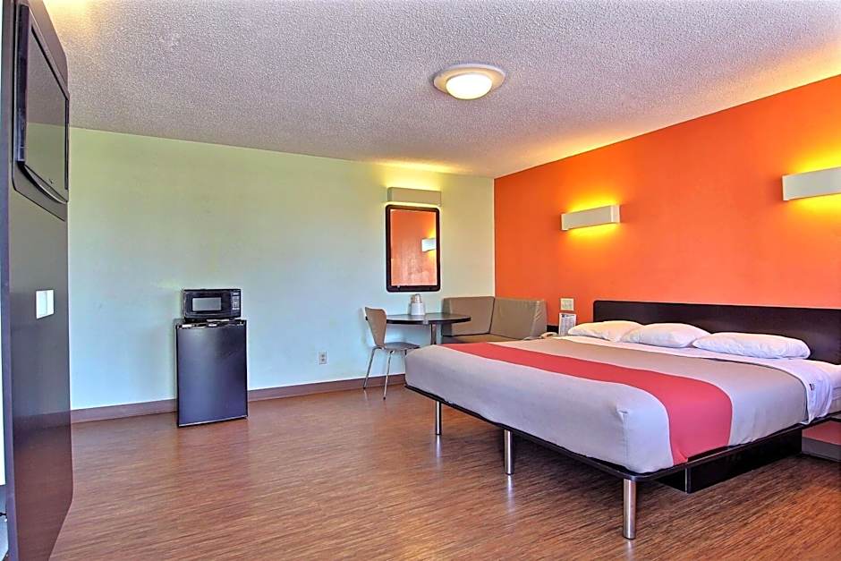 Motel 6 Gilman