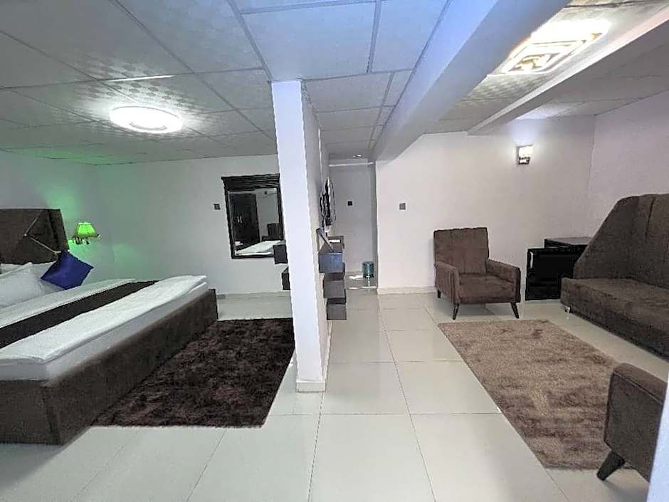 Glandov Suites and Apartment