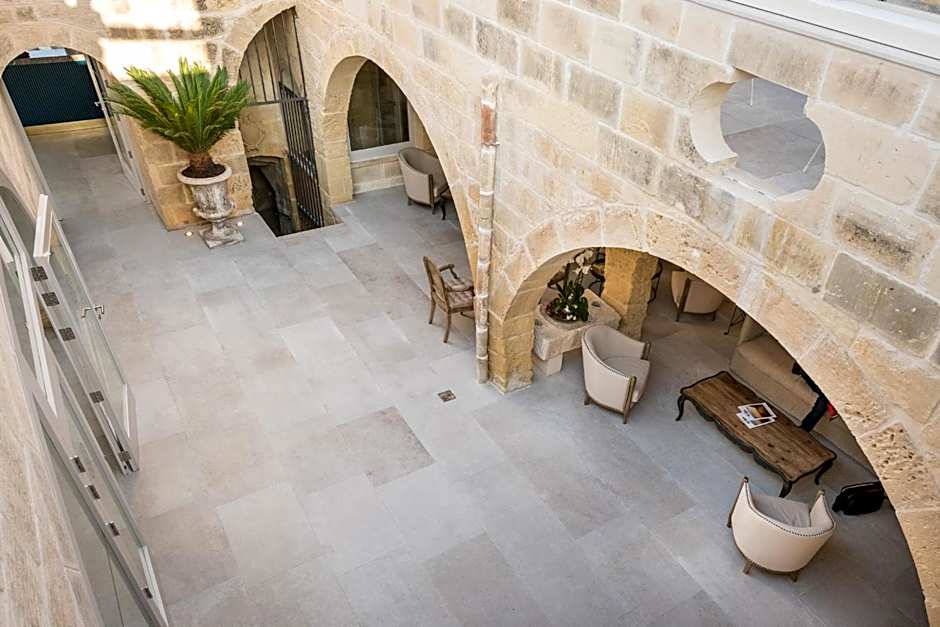 Cesca's Boutique Hotel