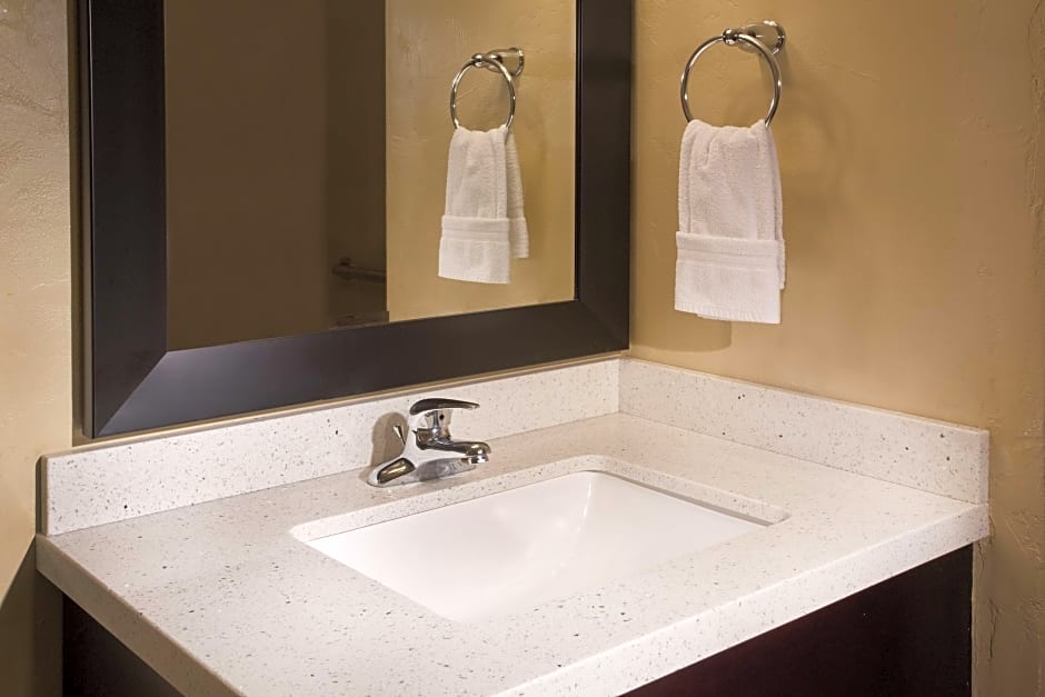 Red Lion Inn & Suites Federal Way