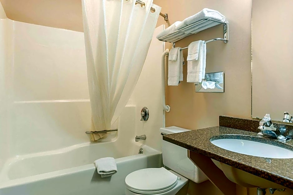 Econo Lodge Traverse City