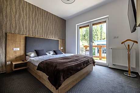 Apartment with Mountain View