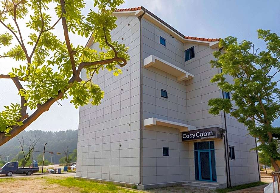 CozyCove Boutique Hotel