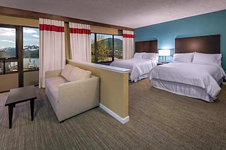 Junior Suite, 2 Queen Beds, Mountain View