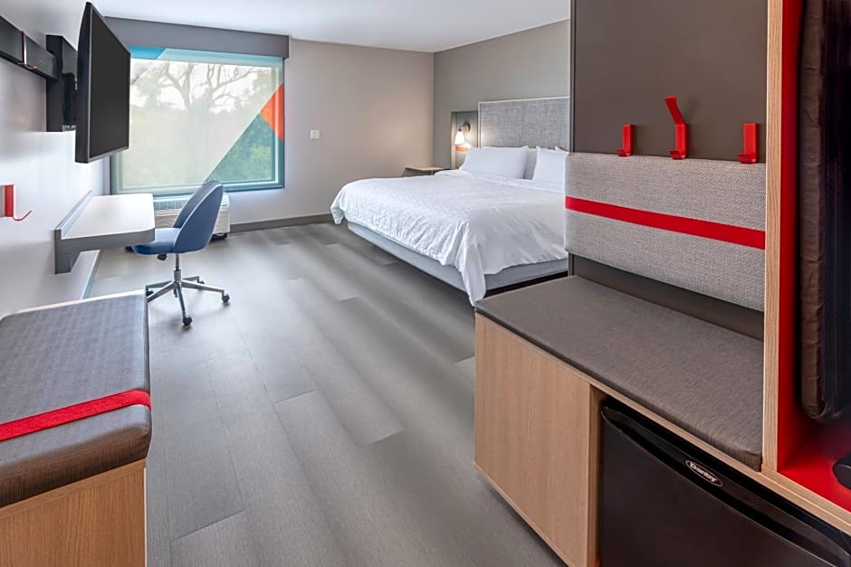 Avid Hotels Milwaukee West Waukesha By IHG