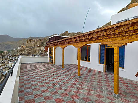 Hotel Hill Top Heaven