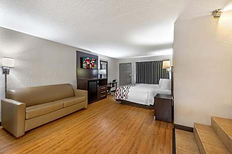 Suite King with Spa Bath Smoking