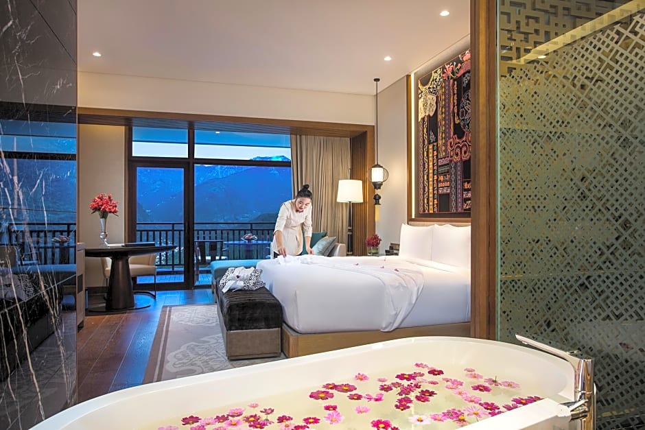 Banyan Tree Jiuzhaigou