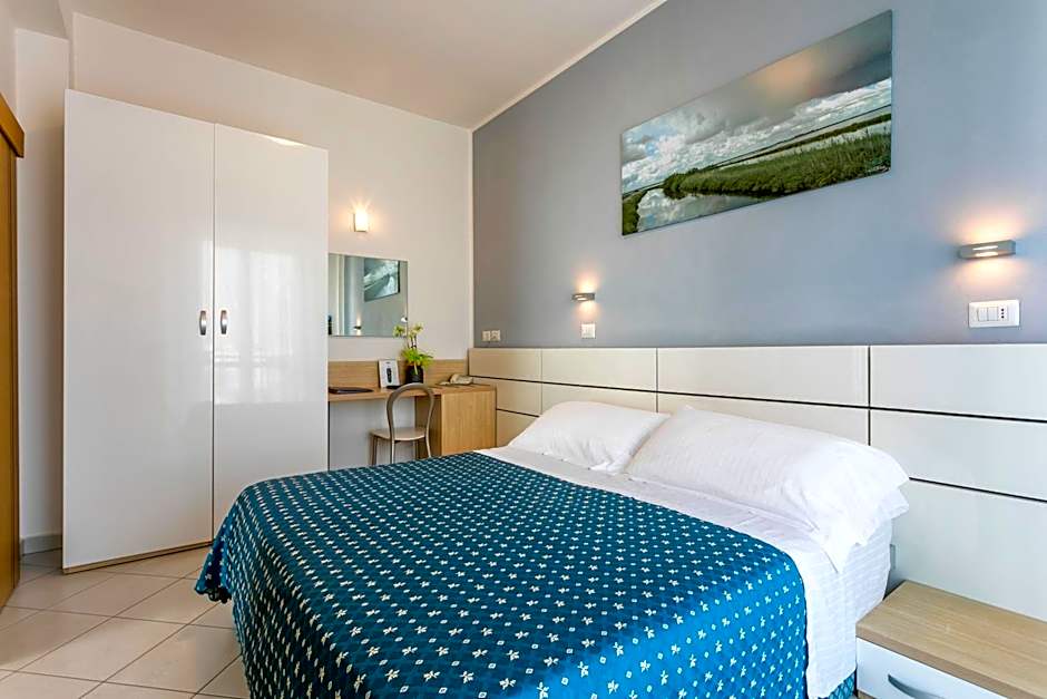 Hotel Baya - in centro, sul mare