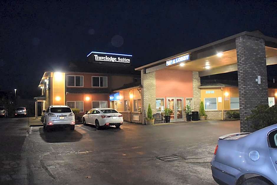 Travelodge Suites by Wyndham Newberg 