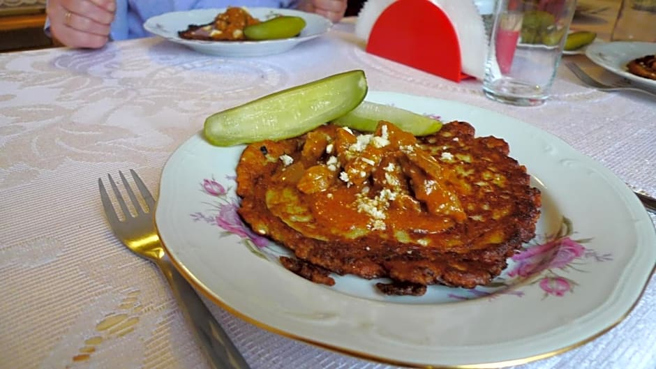 Pokoje Gościnne Pod Jaworem - obok pięknego szlaku wzdłuż rzeki Białka, 1km do stoków Kotelnica
